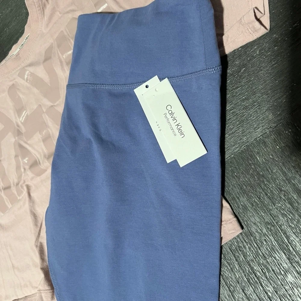 Calvin Klein performance top and bottom work out clothes bundle - Picture 3 of 6